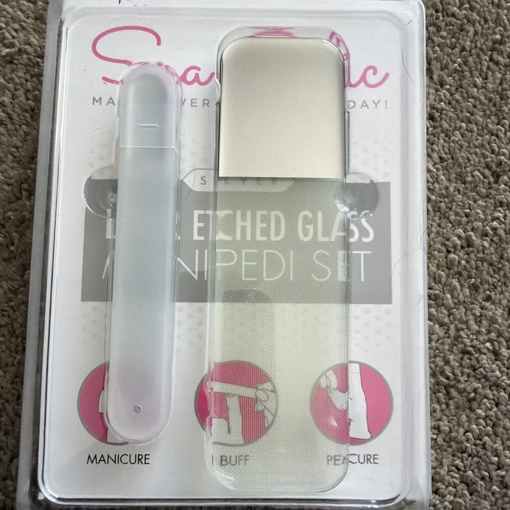 Spa-Rific marble Laser Etched Glass Mani- Pedi Set NIB Sparific